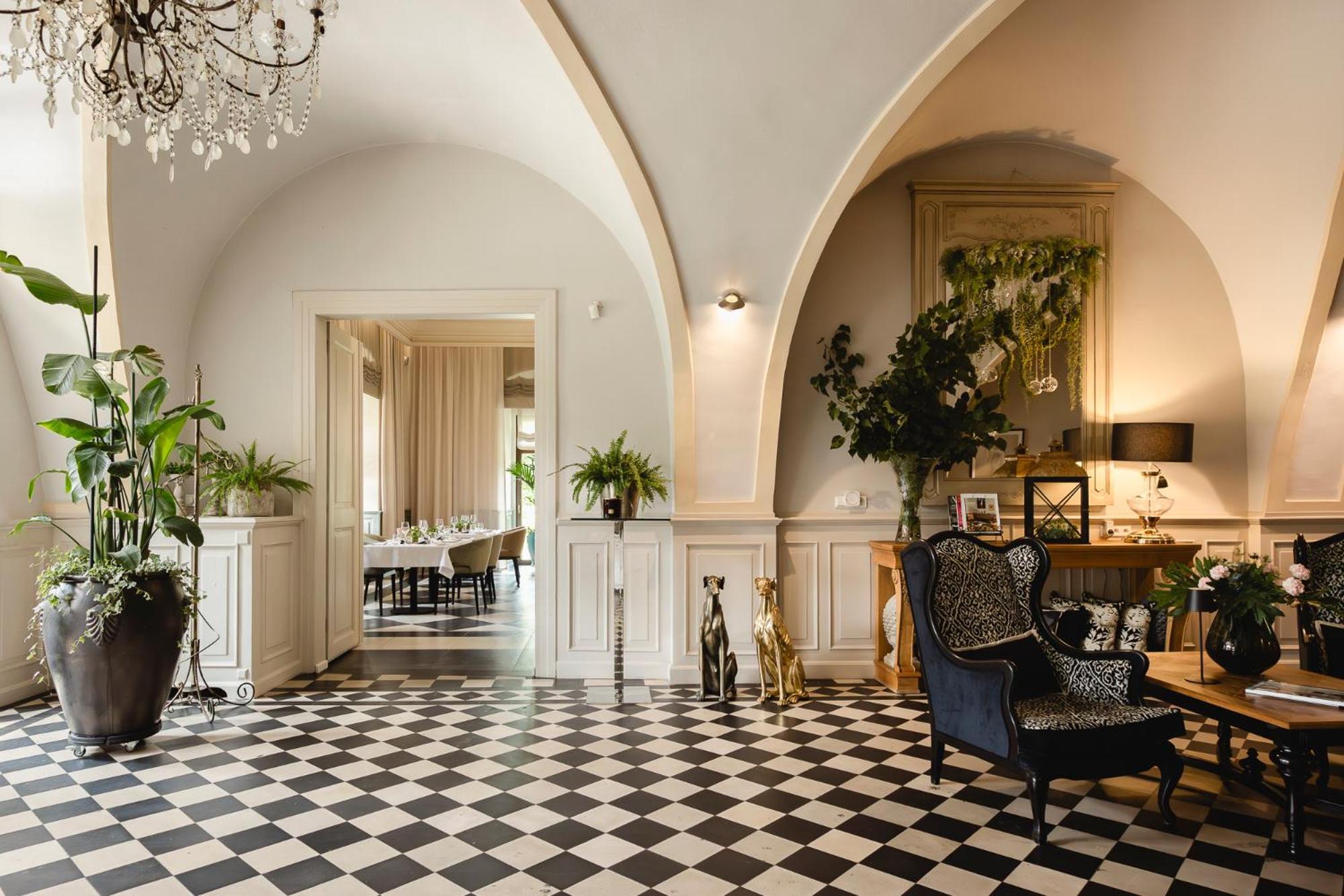 Palac Mojecice Extérieur photo